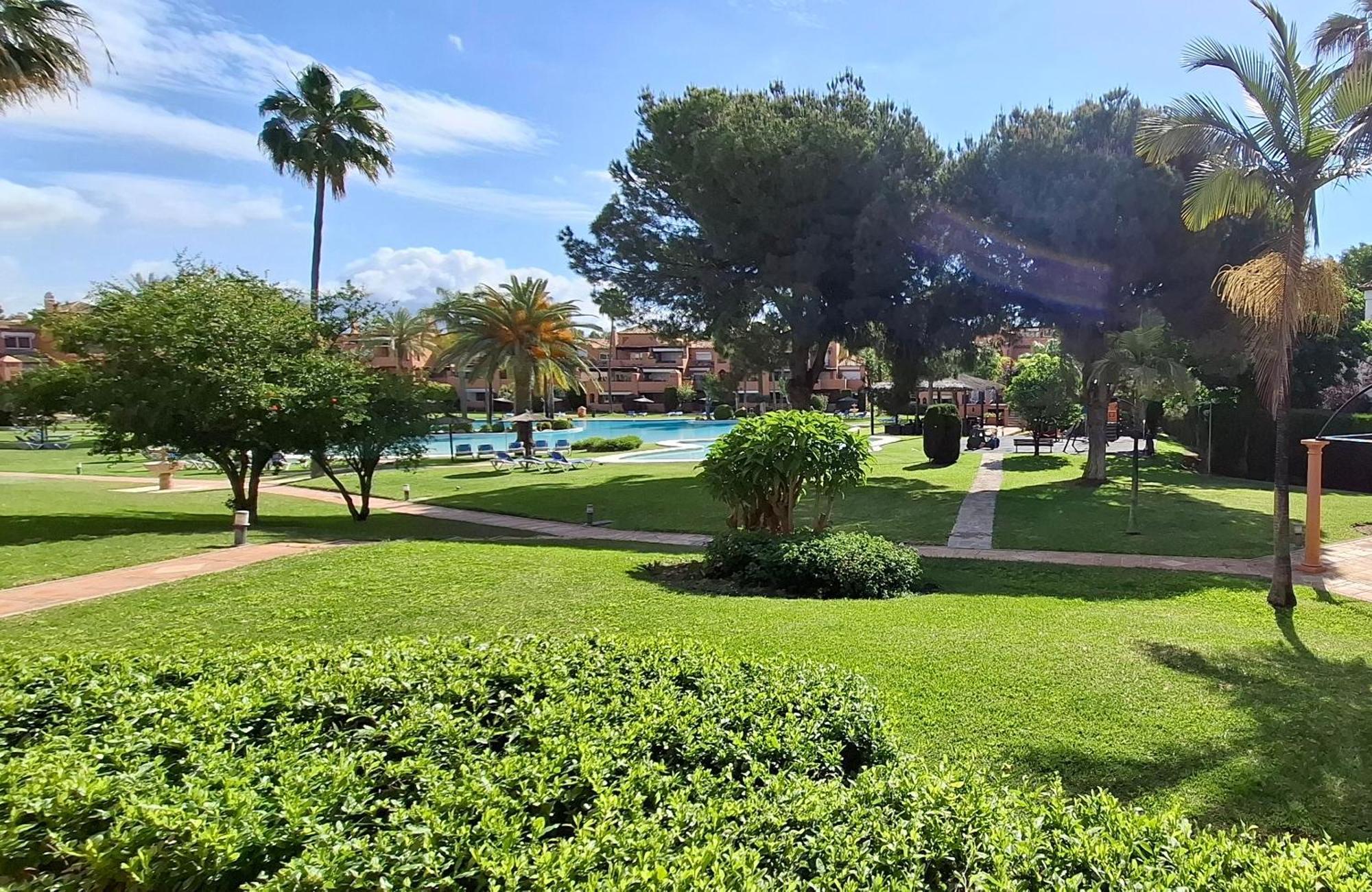 Apartmán Alhambra Del Golf - Guadalmina Estepona Exteriér fotografie